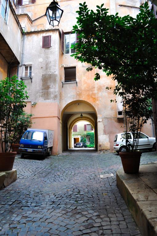 Relais Palazzo Taverna 3*