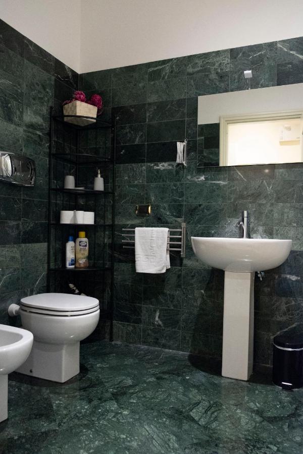 Tritone Apartment *
