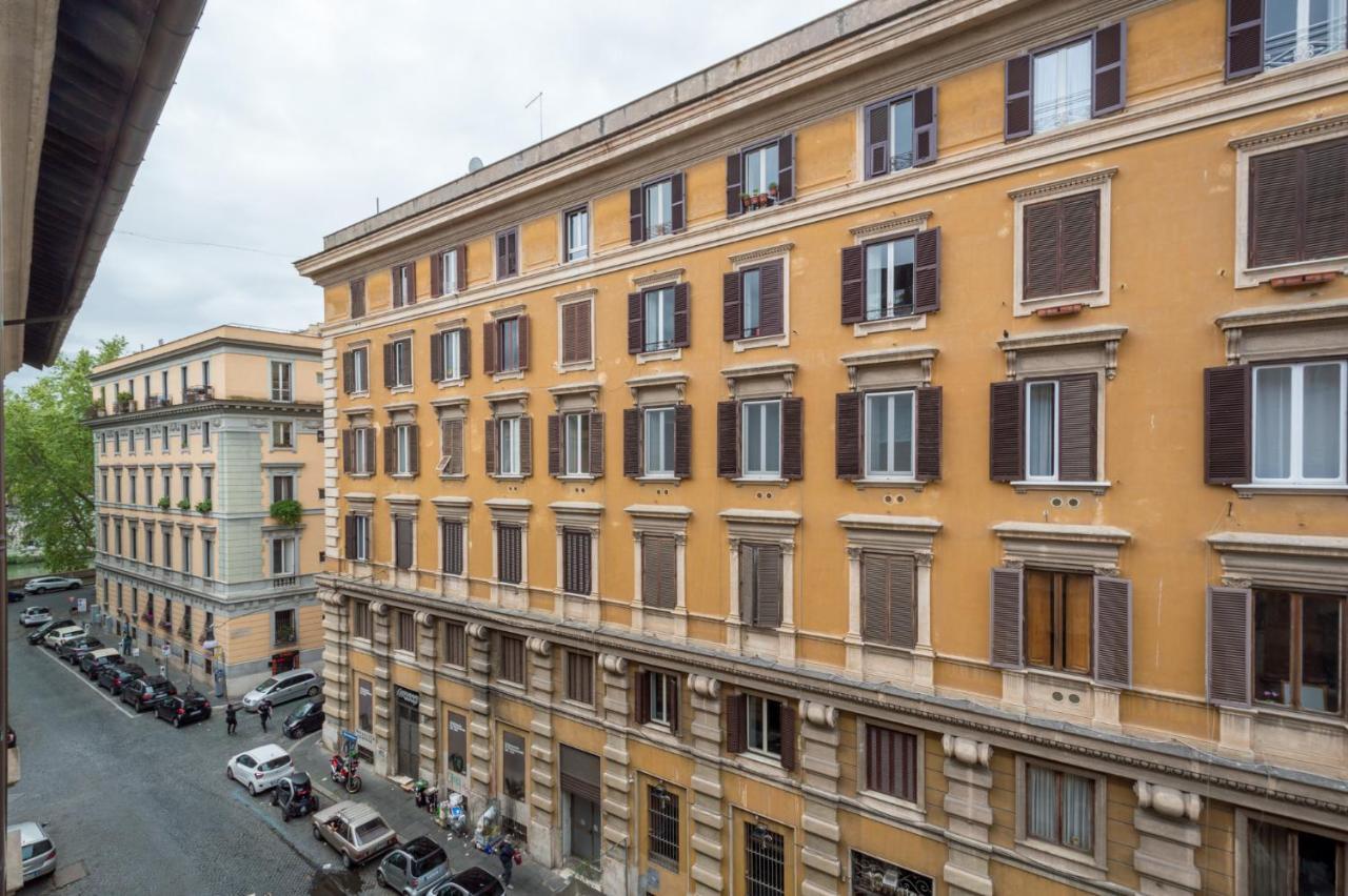 Ghetto Campo Dei Fiori Luxury White