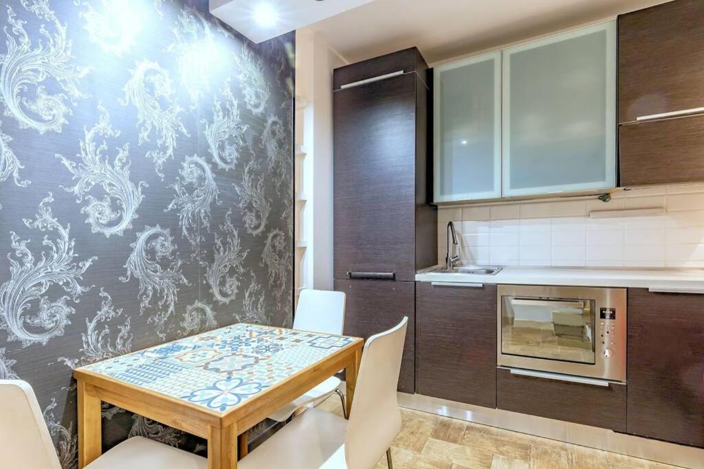 Apartment Lovely Ground Floor Colosseo Wi-fi Ac *