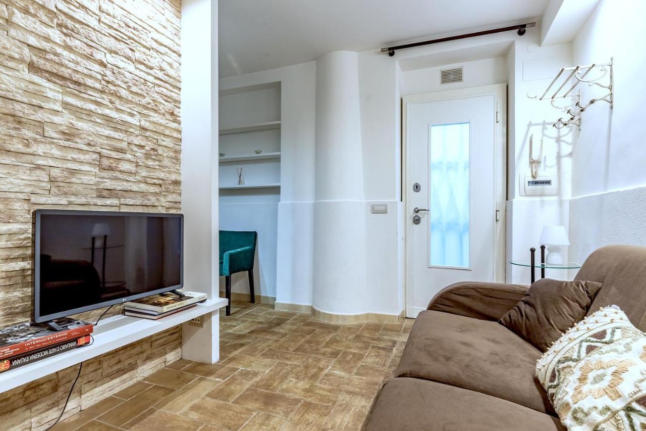 Lovely Ground Floor Colosseo Wi-fi Ac Apartment *