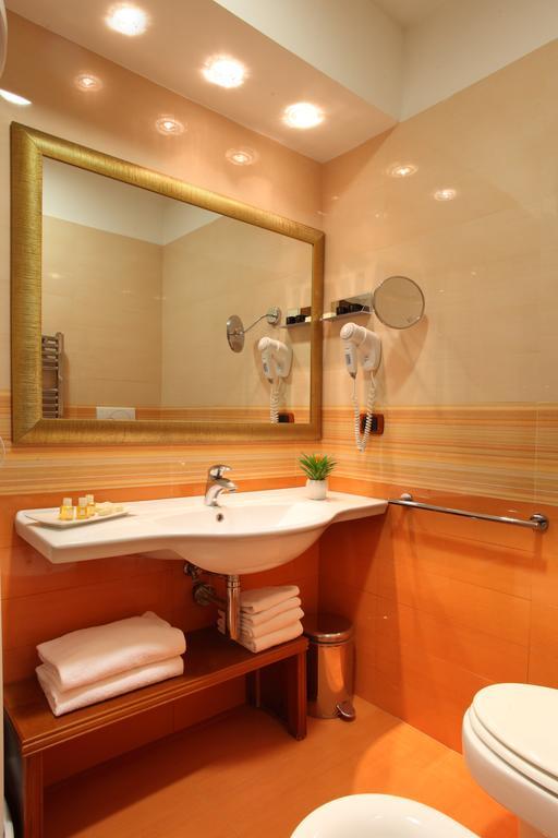 Serena Hotel 3*