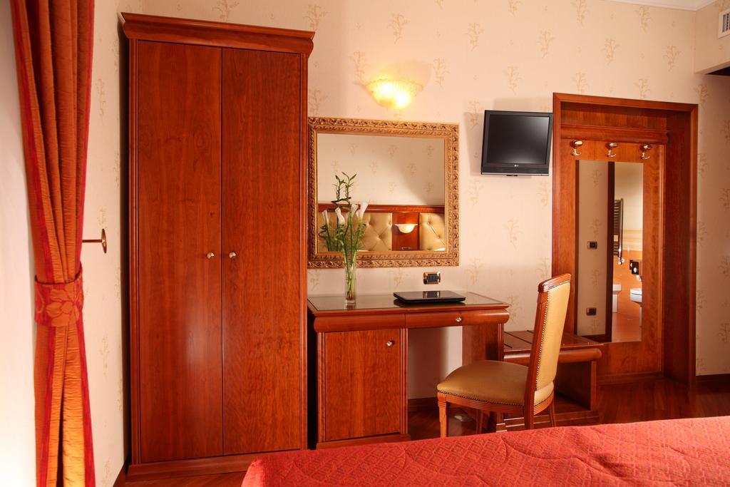 Hotel Serena 3*