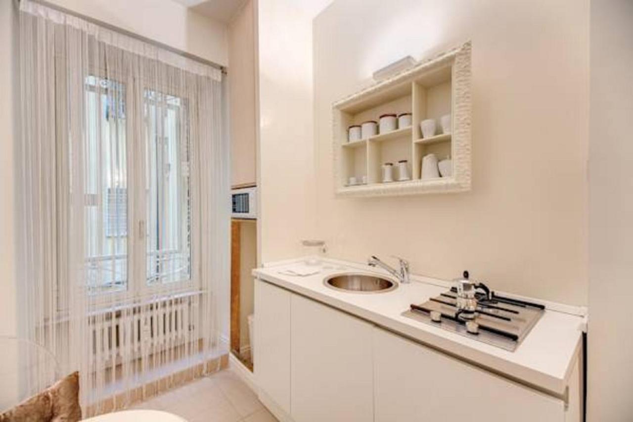 Elegant Flat Spanish Steps *