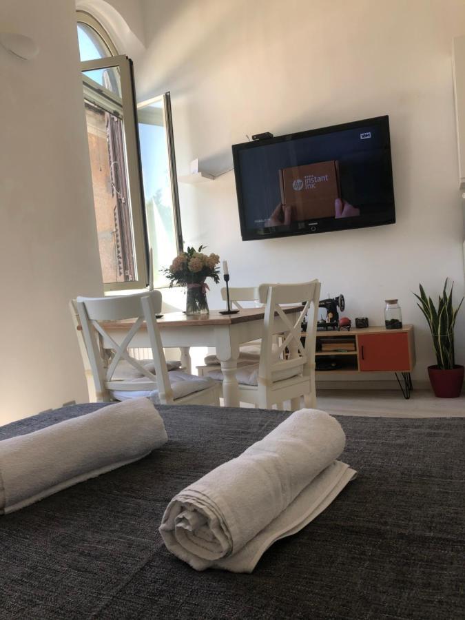 Colosseum Street Apartment *