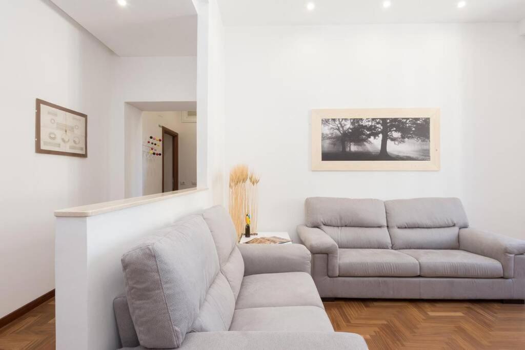 Popolo Elegant Two Bedroom Roma