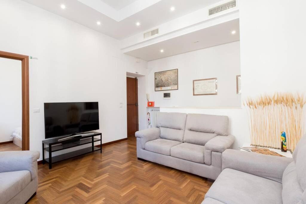 Popolo Elegant Two Bedroom Roma