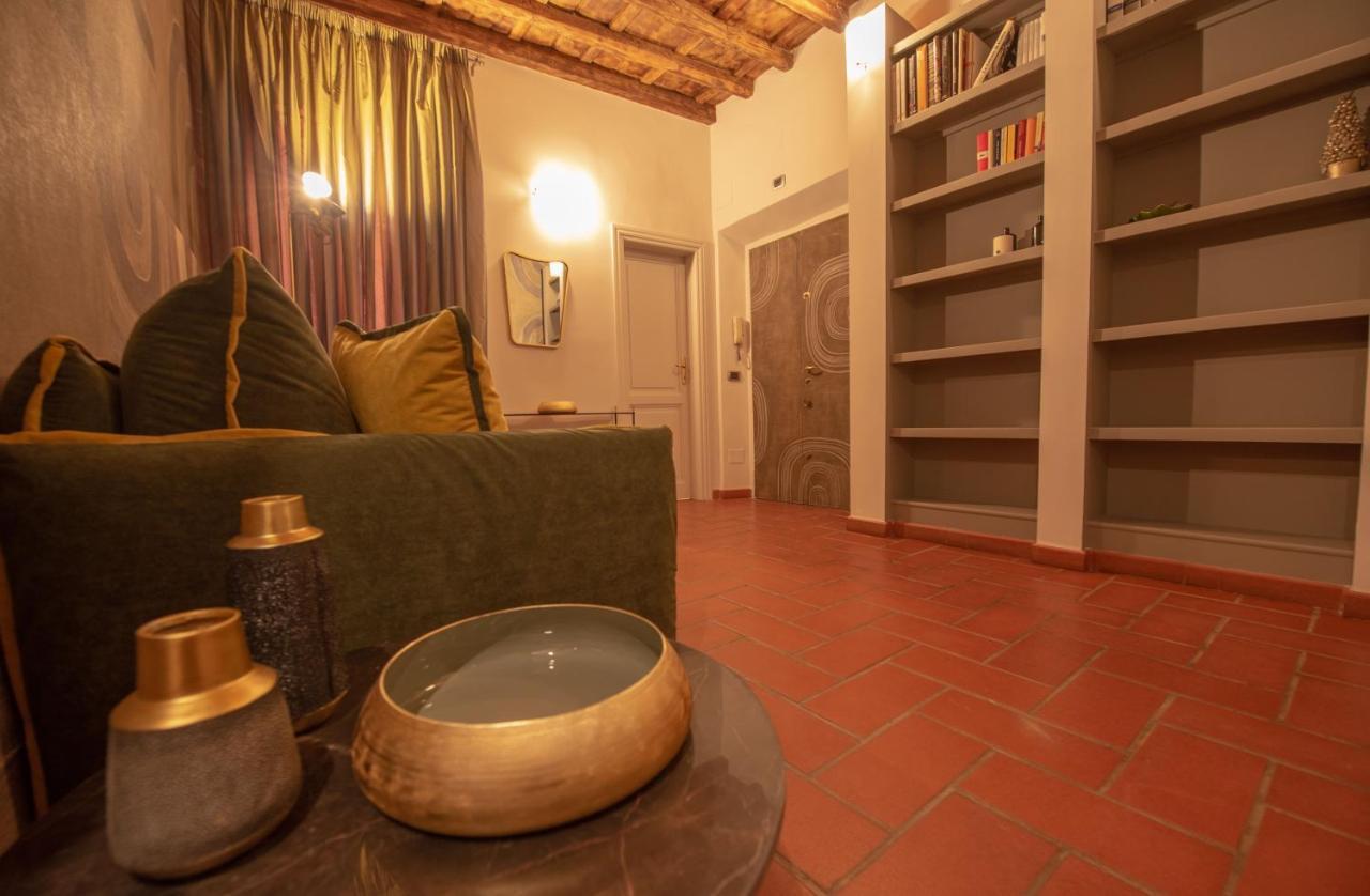Anna Trevi - Luxury In Roma