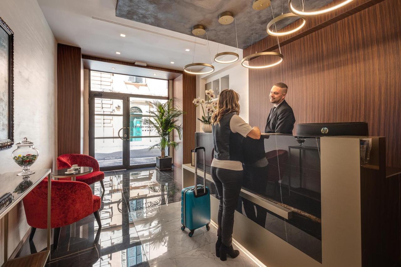 Dharma Luxury Hotell 4*