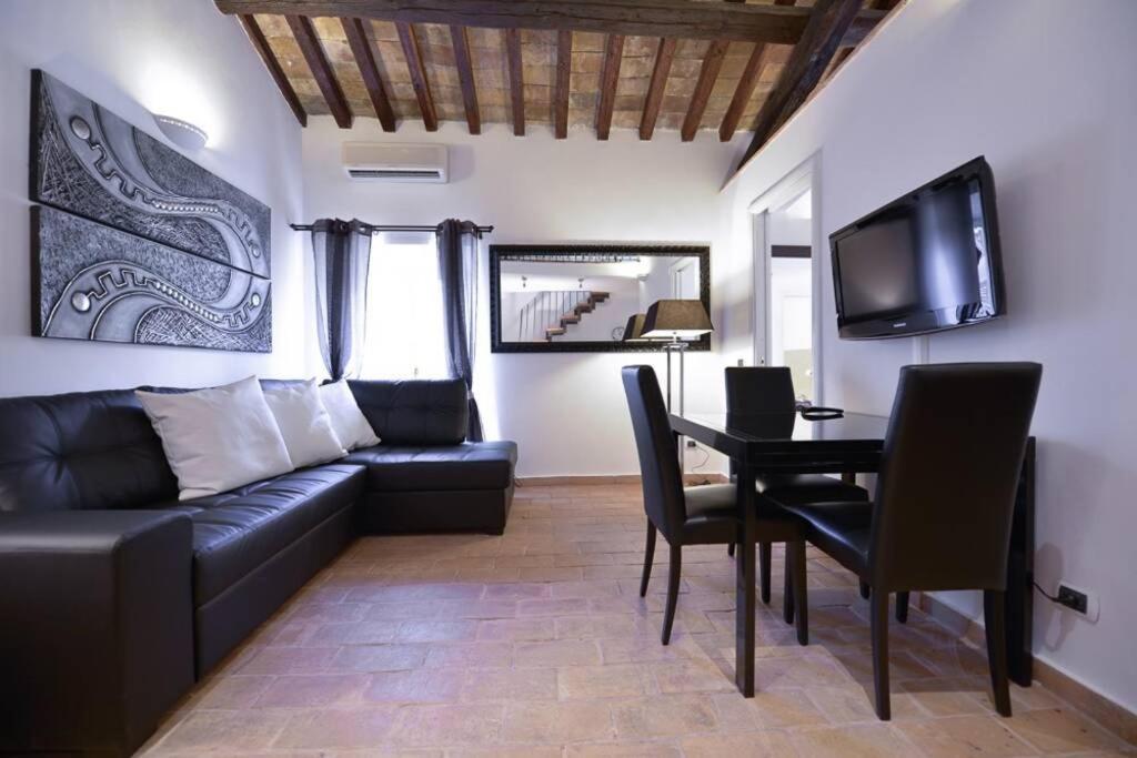 Ibernesi - Charming At The Forums * Roma