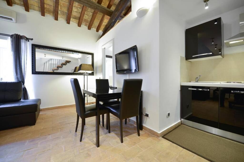 Apartamento Ibernesi - Charming At The Forums Roma