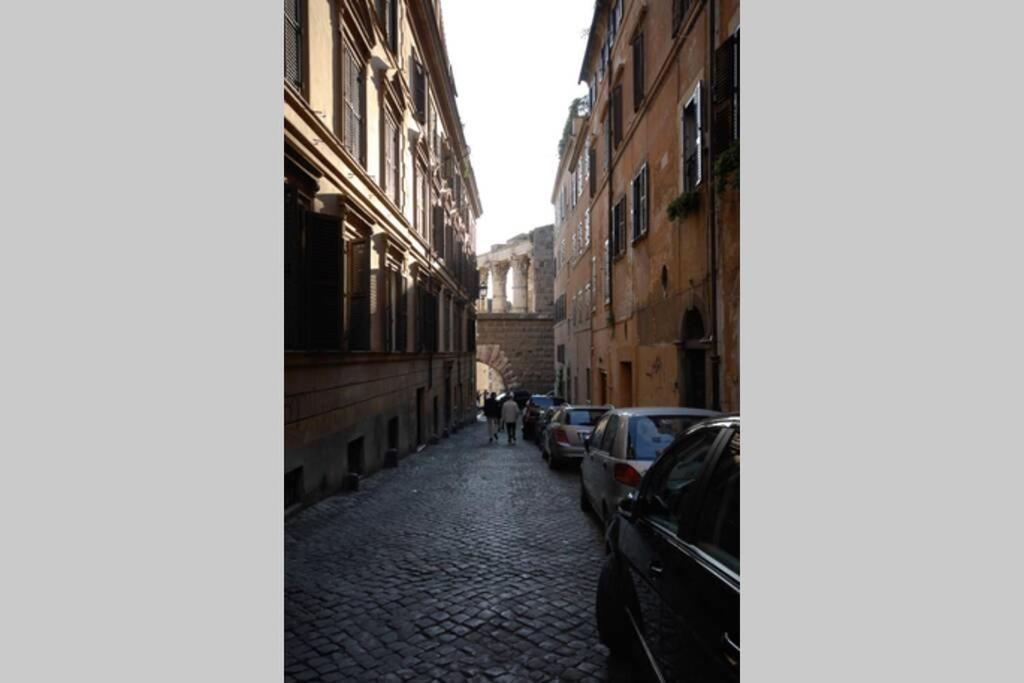 Ibernesi - Charming At The Forums Roma
