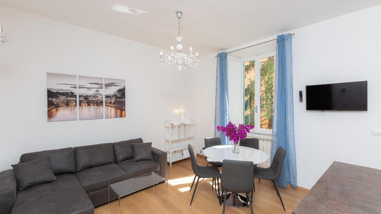 Karan's Aparment In * Roma