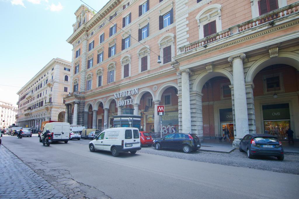 Piazza Vittorio Emanuele II Halldis Apartment * Roma