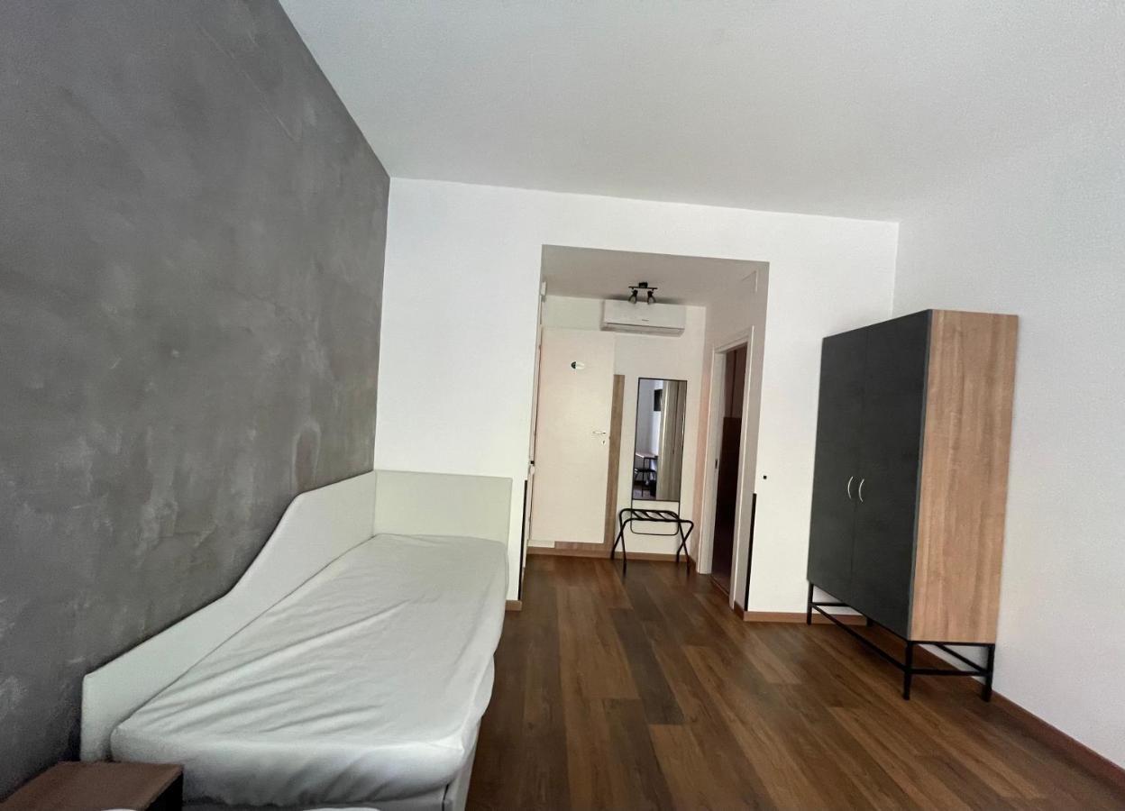Luciano Licia * Roma