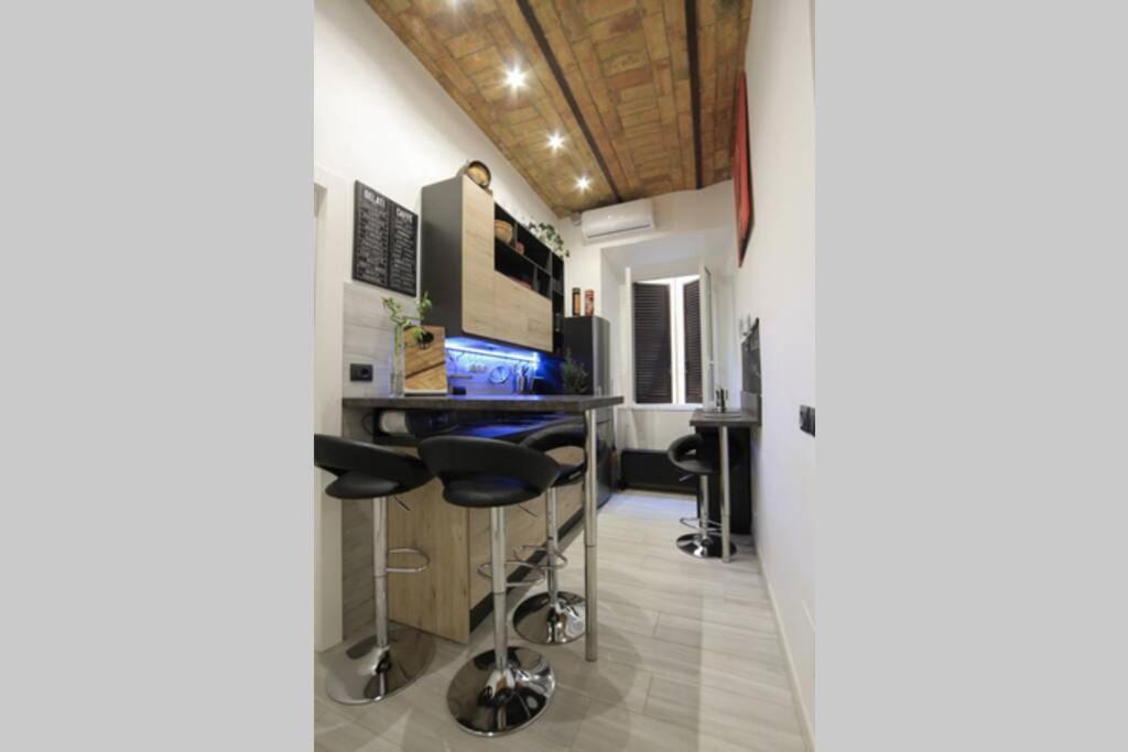 Elegant In Inner At Vatican - Netflix And Optical Fiber Apartamento