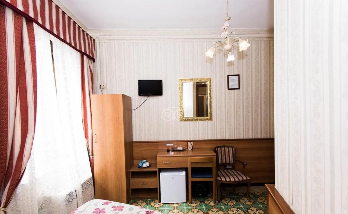 Hotel Artromano Rom