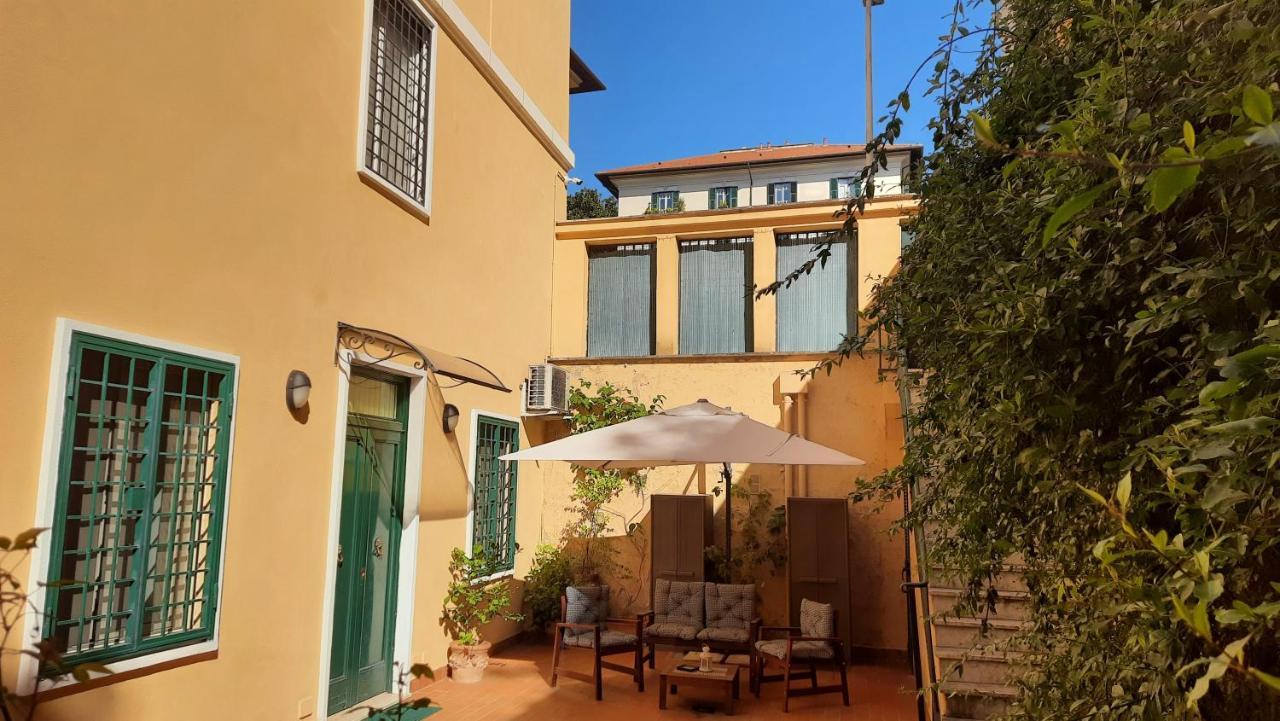 Bed and breakfast Five 2*