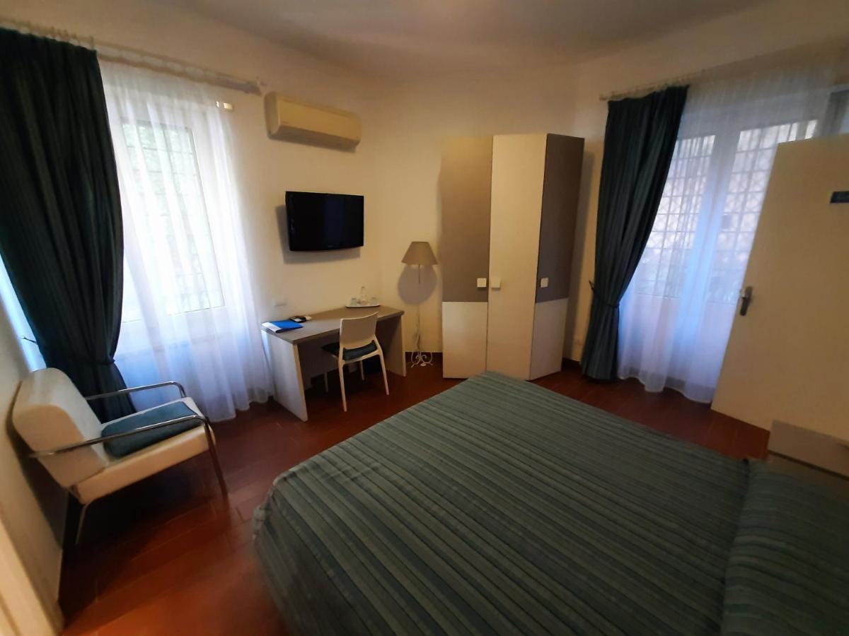 Acomodação com café da manhã  Five Roma