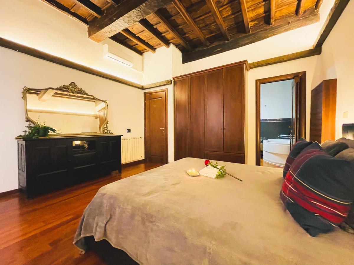 Trevi Fountain Luxury Apartment Rome