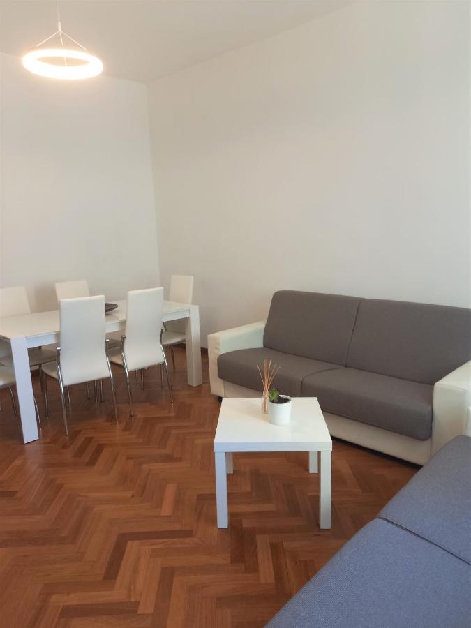 Handy&rivieni Apartment