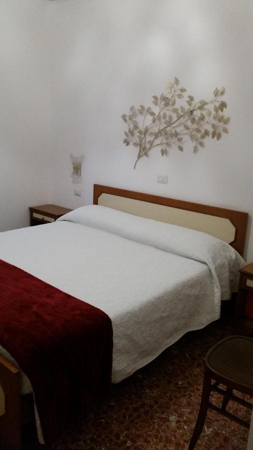 Apartamento Termini Station Ai Due Cortili Presso Le Mura Aureliane *