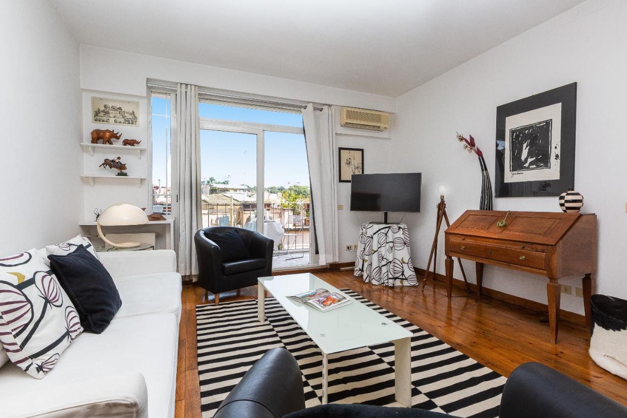 Lovely New Attic, Piazza Del Popolo! Apartamento