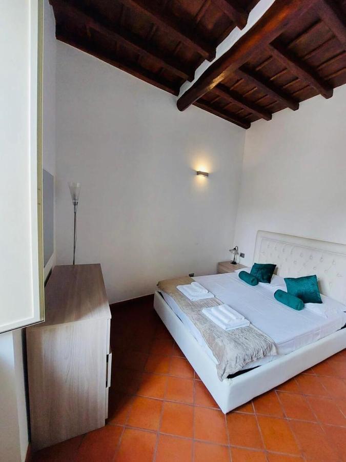 Benedetta 22 - Trastevere * Roma