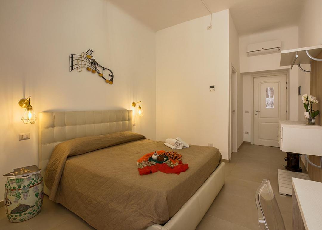 Salus Pensión Roma