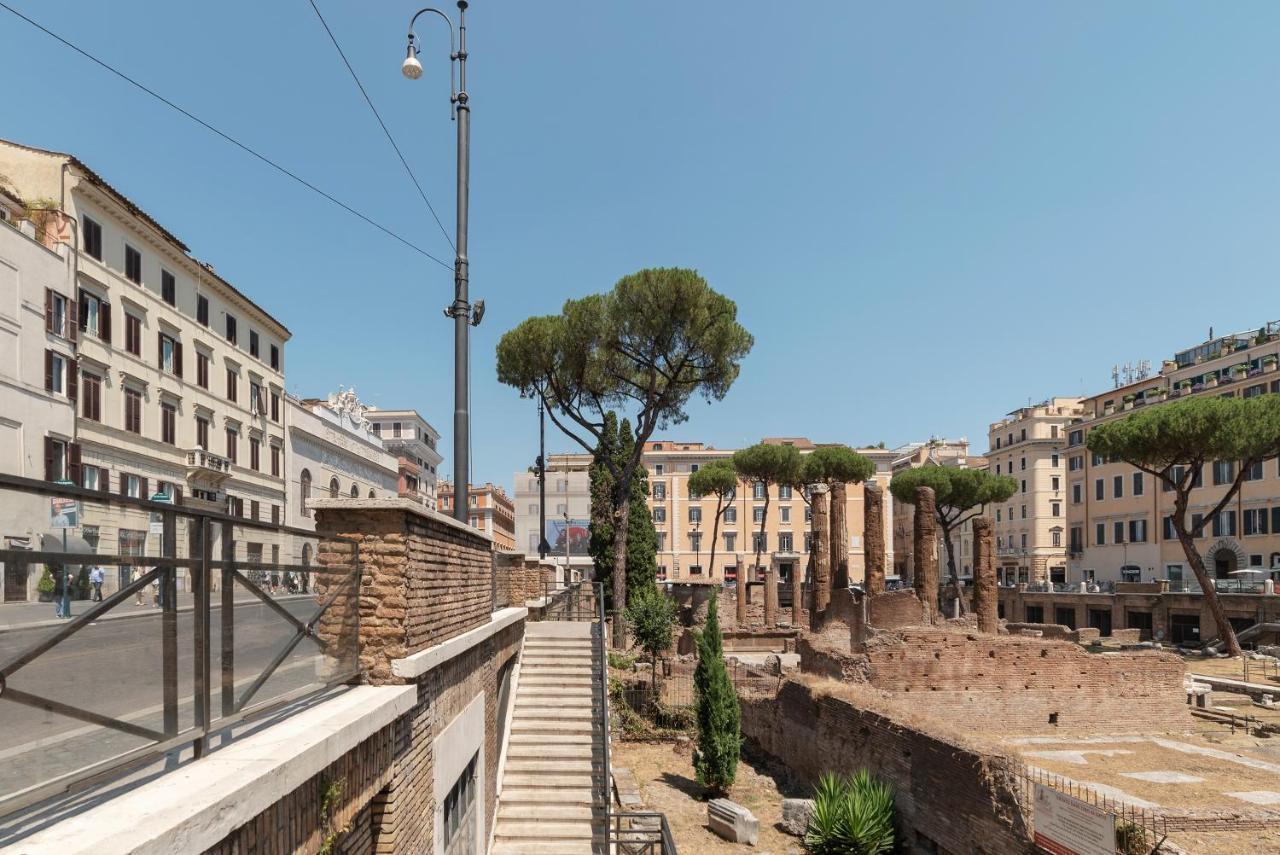 Largo Di Torre Argentina Rome