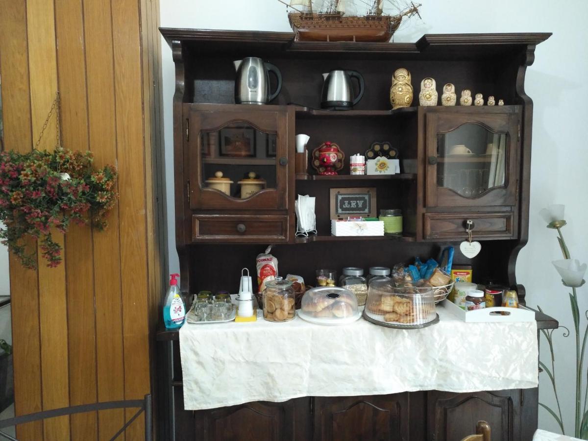 Acomodação com café da manhã  Tucci's