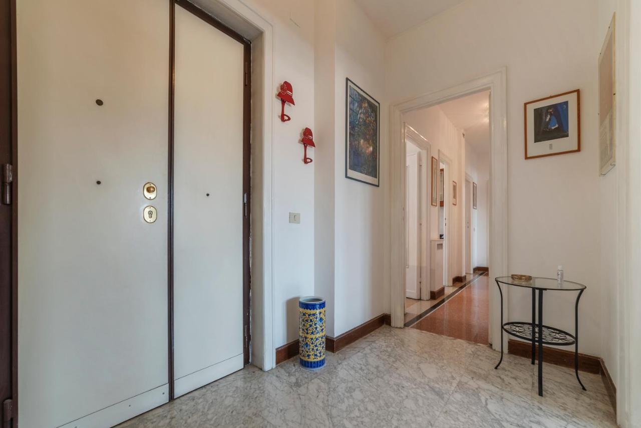 Roomy And Bright With Terrace Appartamento Roma