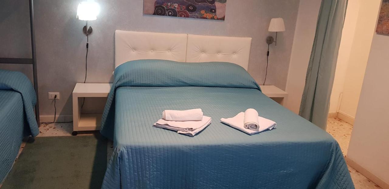 Appia Avenue 639 2* Roma