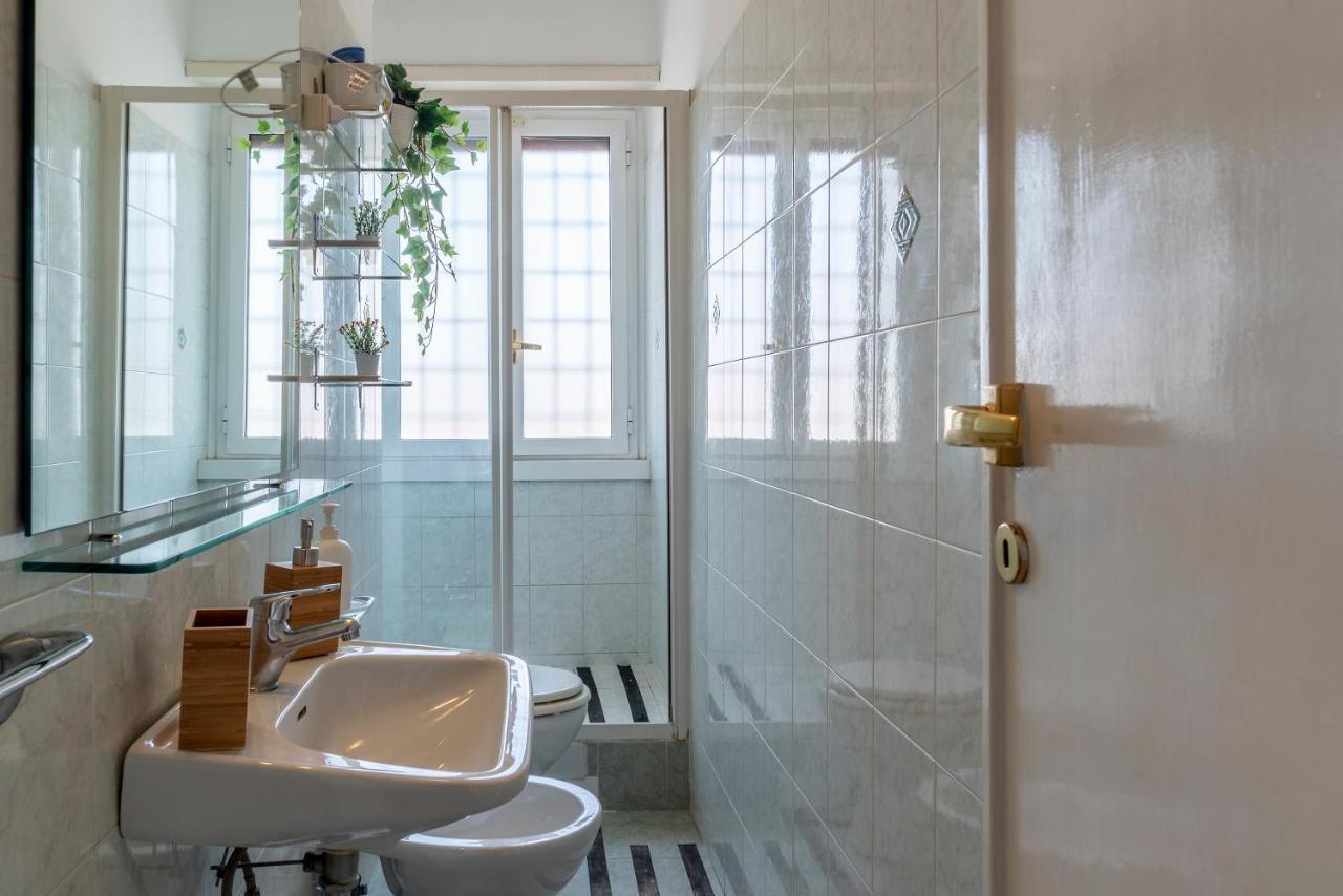 Roomy And Bright With Terrace Appartamento