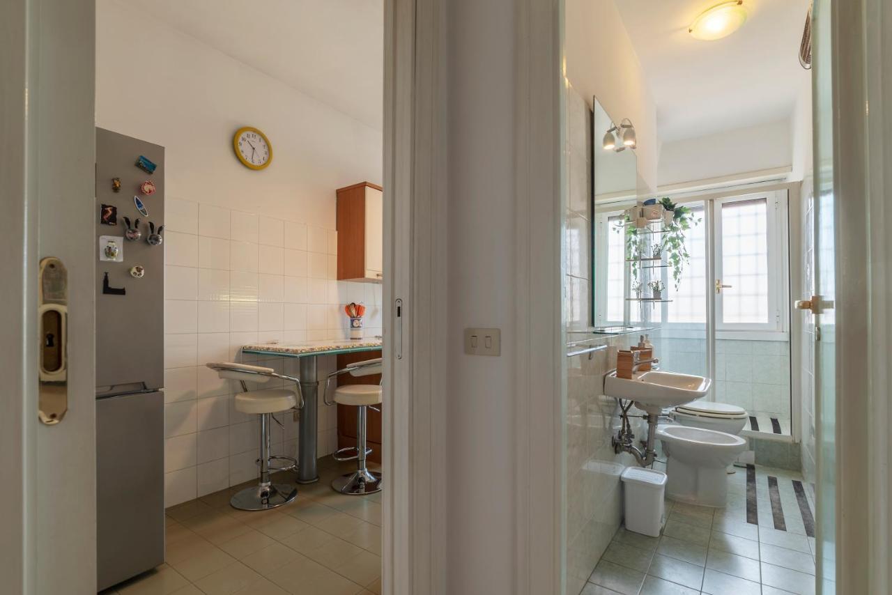 Roomy And Bright With Terrace Appartamento Roma
