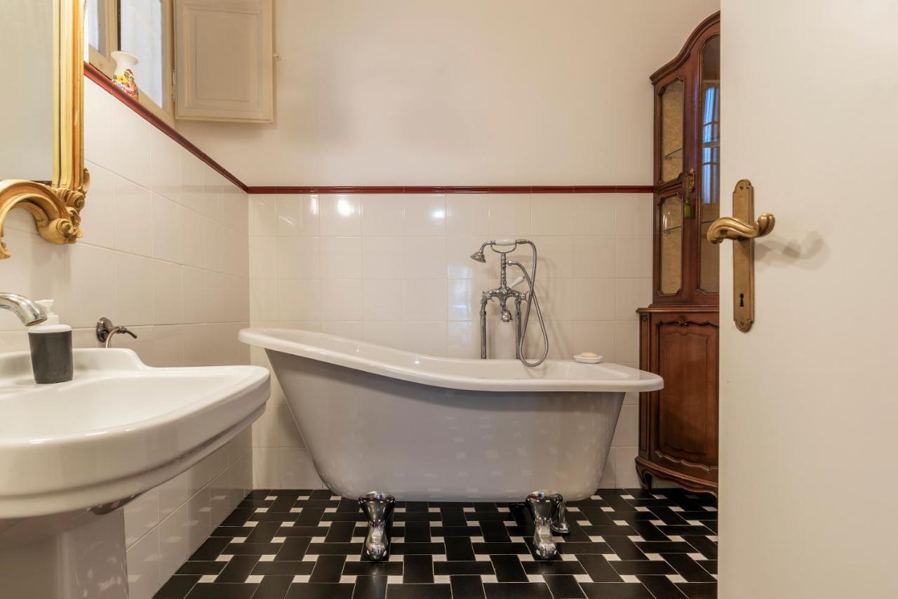 Apartment Santa Maria Maggiore Roomy And Bright Flat Rome