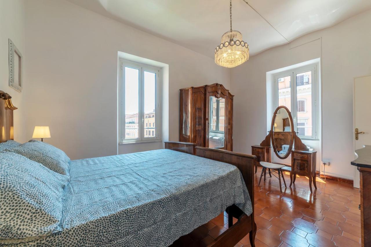 Apartment Santa Maria Maggiore Roomy And Bright Flat