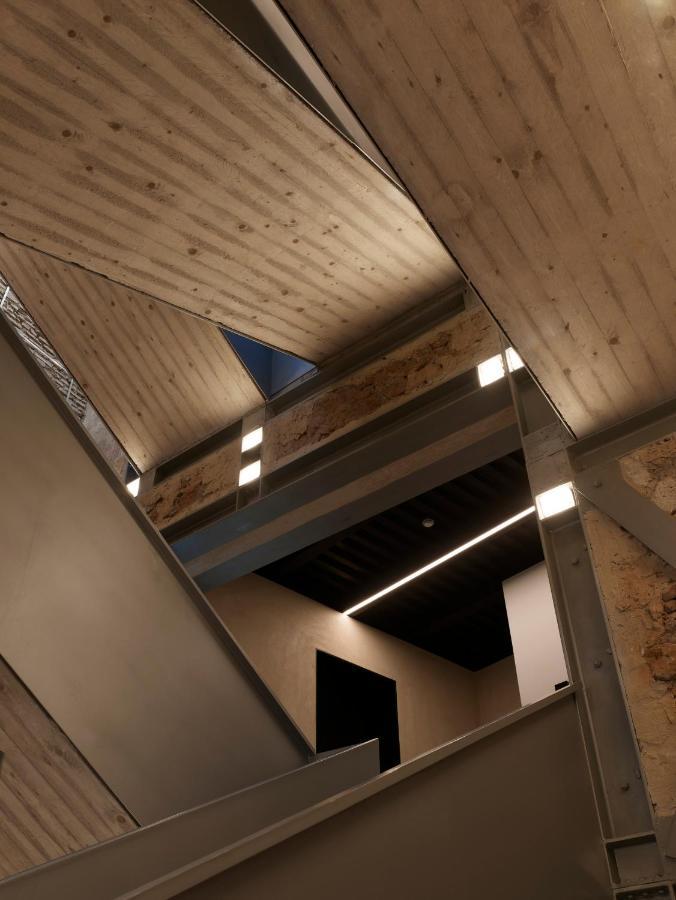 Rhinoceros Aparthotel
