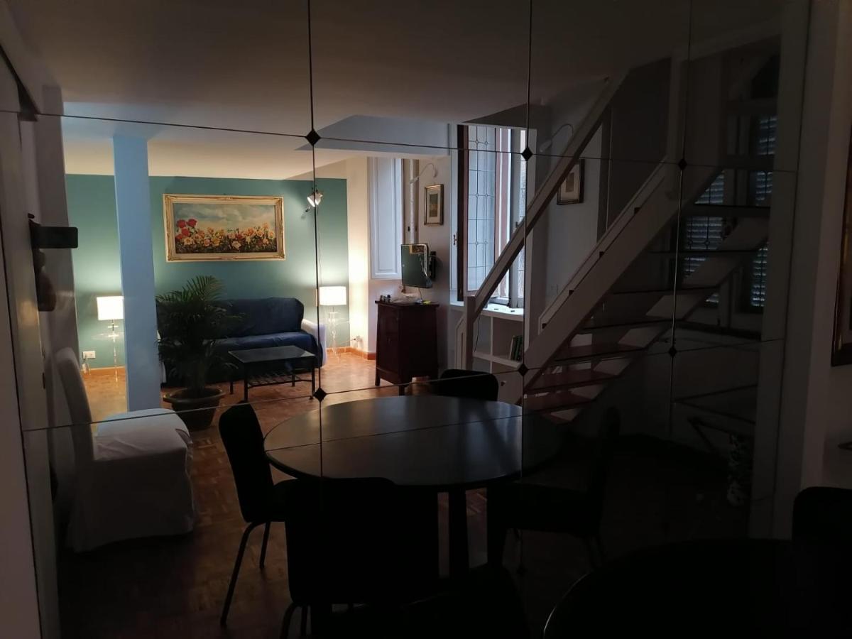 Vatican's Dreamy Loft Leilighet