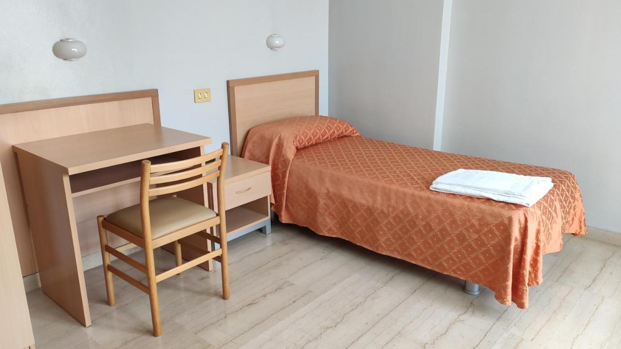 San Juan De Ribera, Casa Per Ferie Hotell *