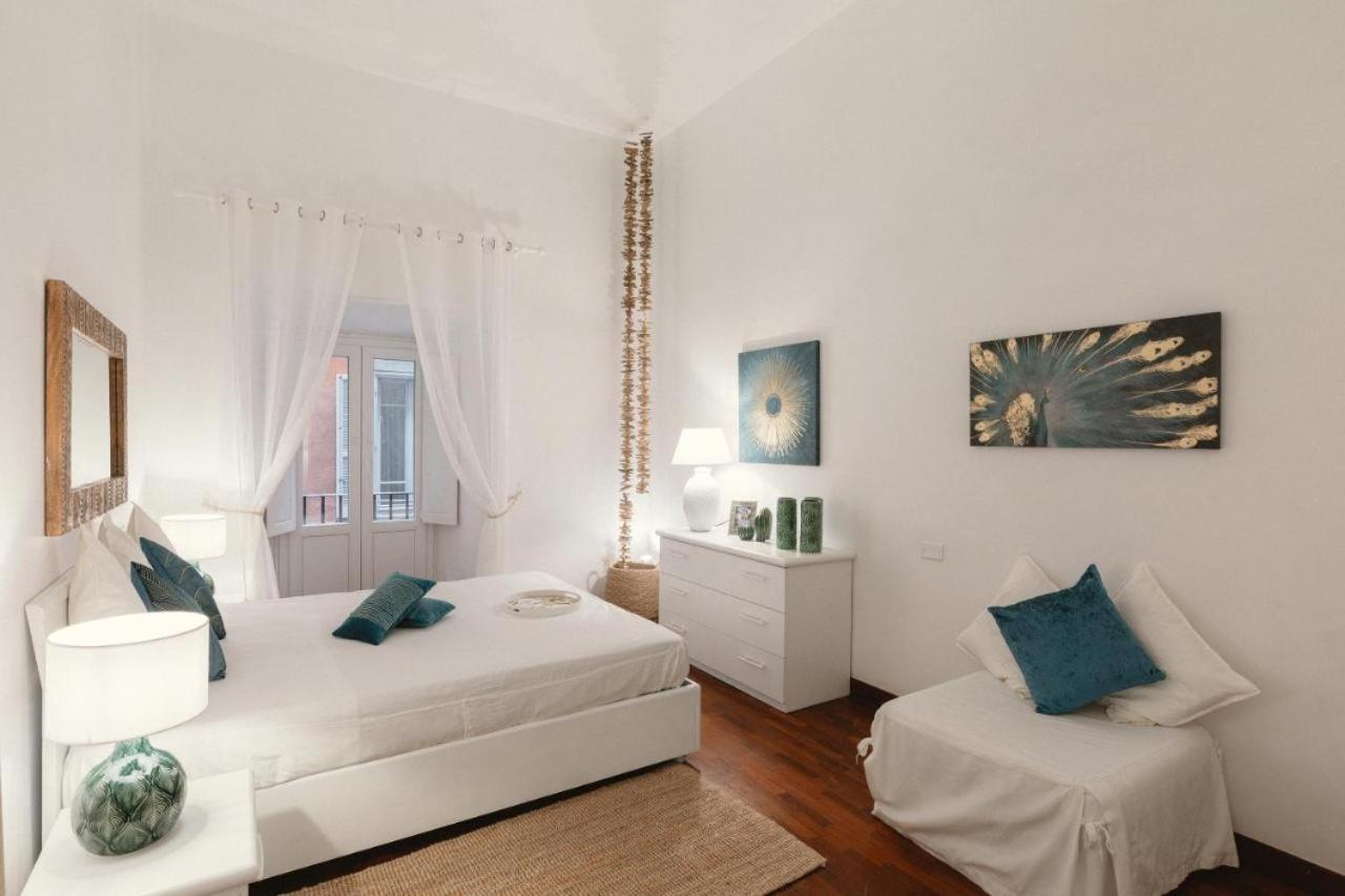 Campo Dei Fiori Charming Apartment