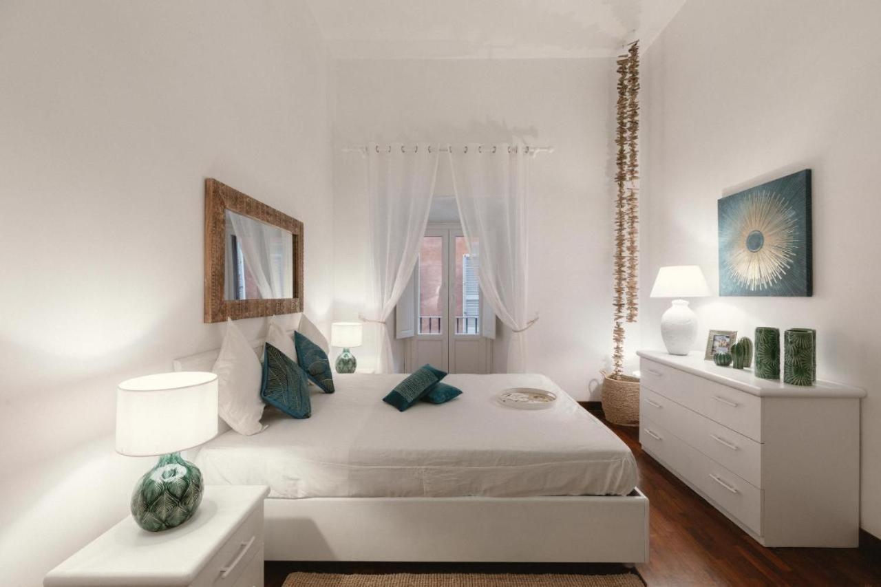 Campo Dei Fiori Charming Apartment