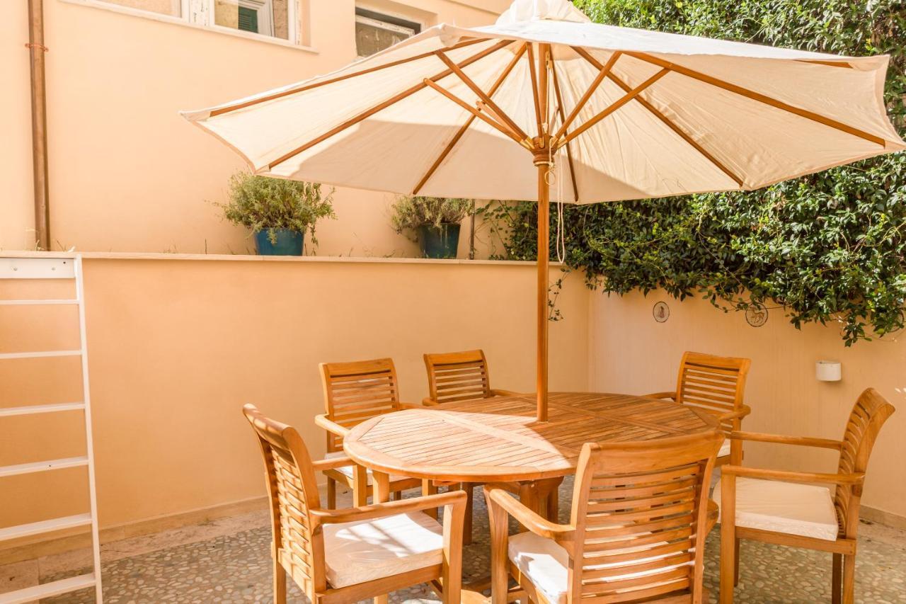 Romantica With Dehors Near San Giovanni Apartamento