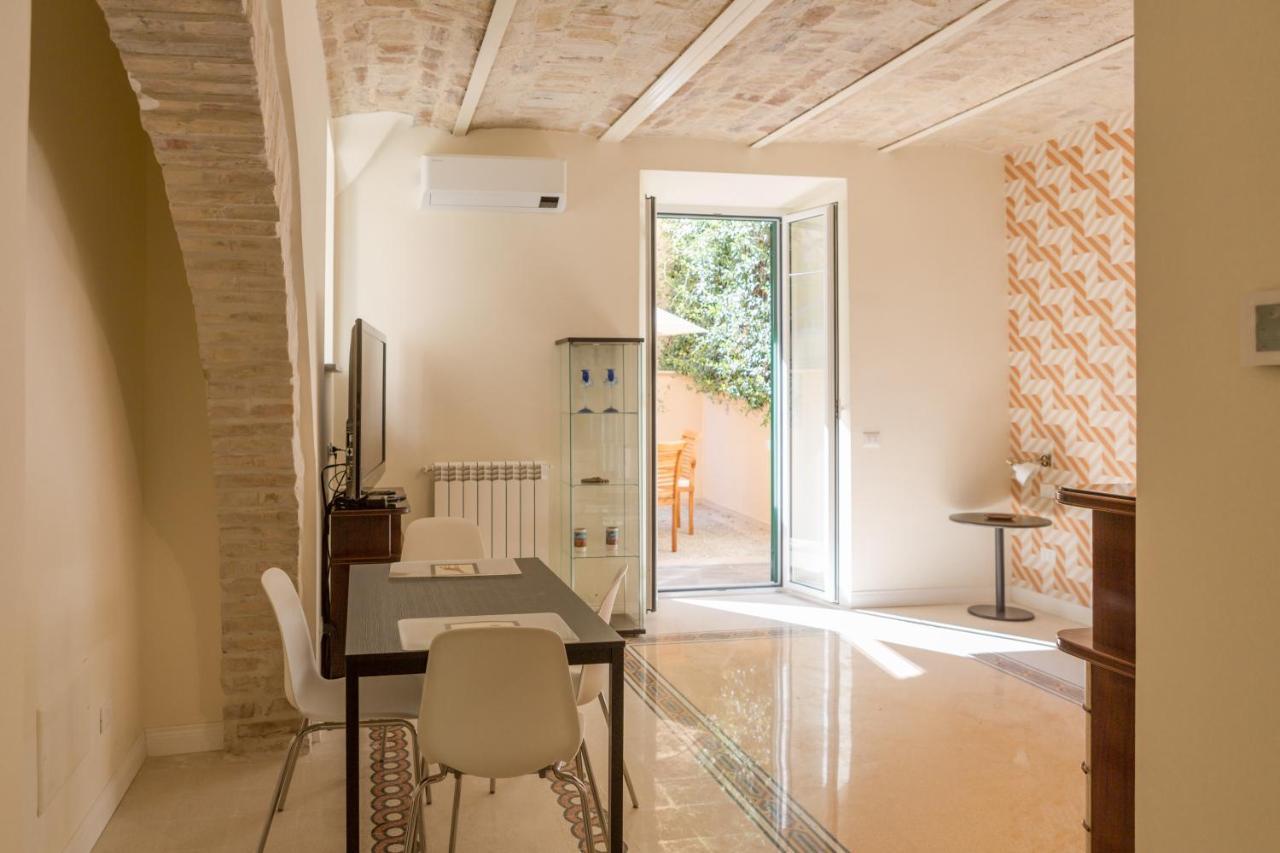 Apartamento Romantica With Dehors Near San Giovanni *