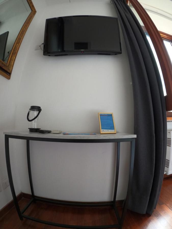 Emi's Acomodação com café da manhã  2*