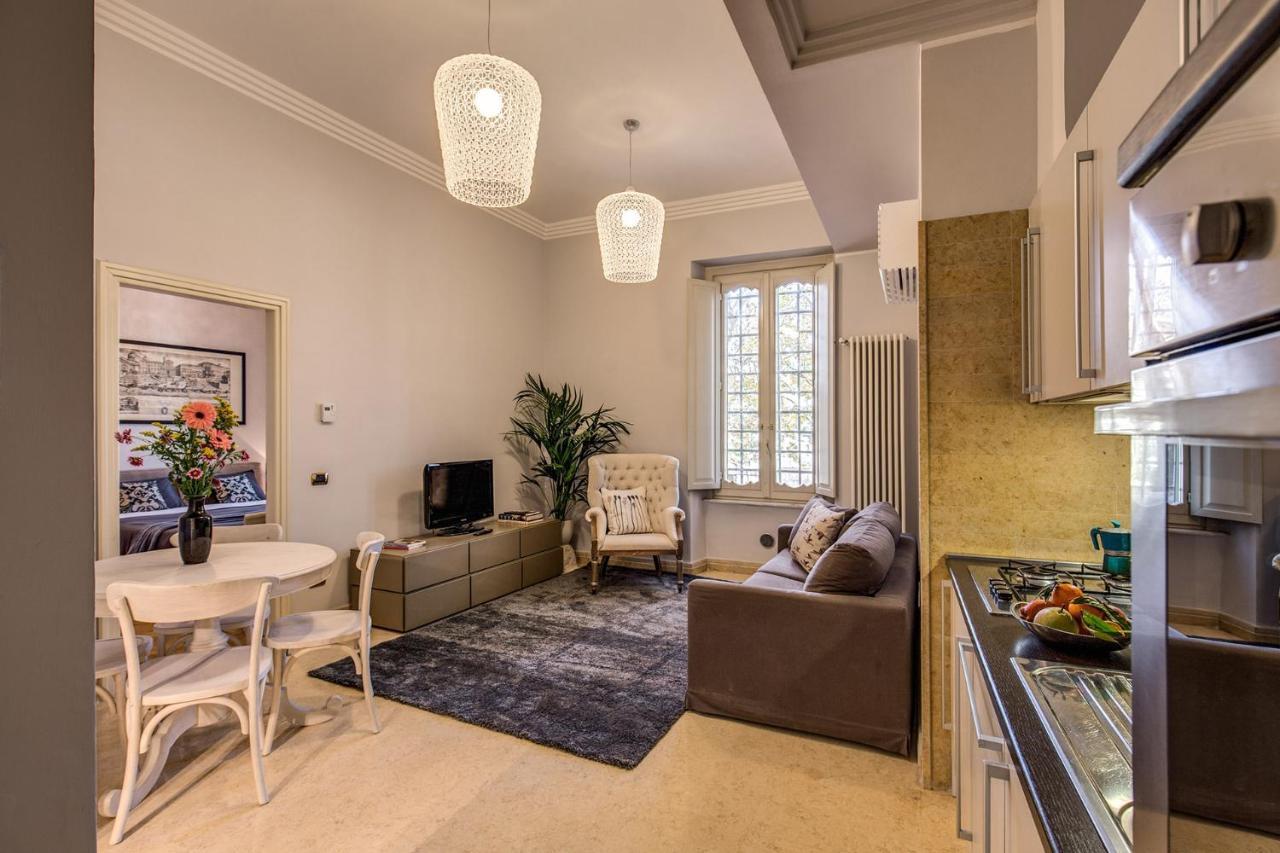 Palazzo Marescalchi Belli, Vicino Piazza Di Spagna Apartamento