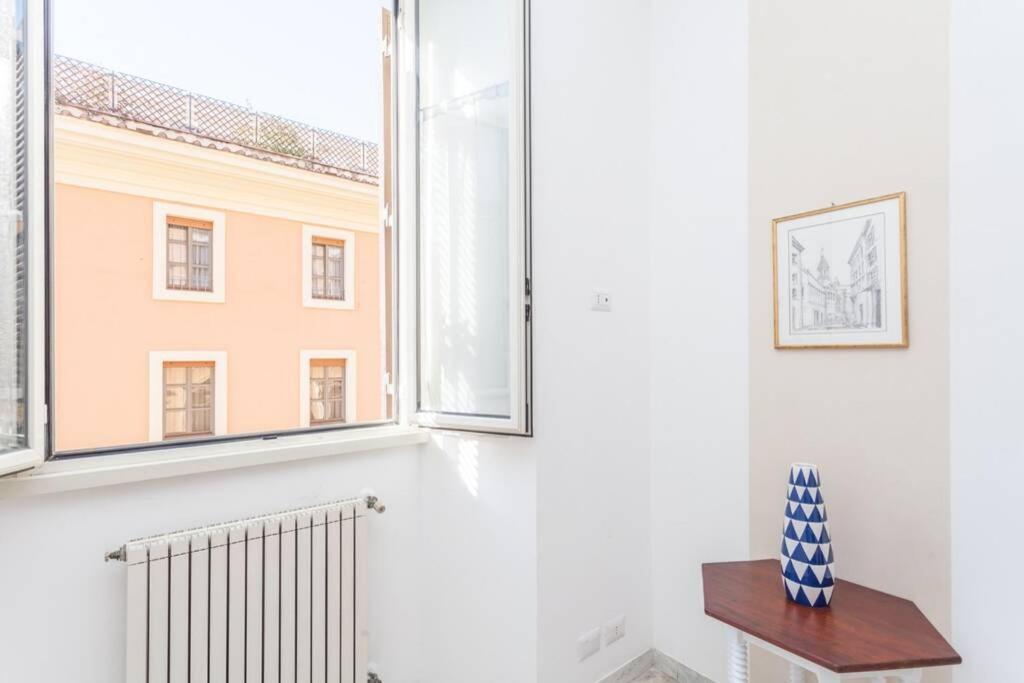 Large In Center, Termini Area * Roma
