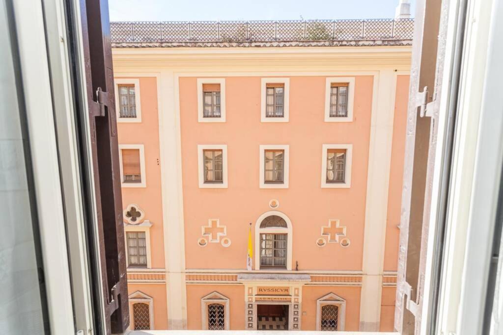 Large In Center, Termini Area Apartamento