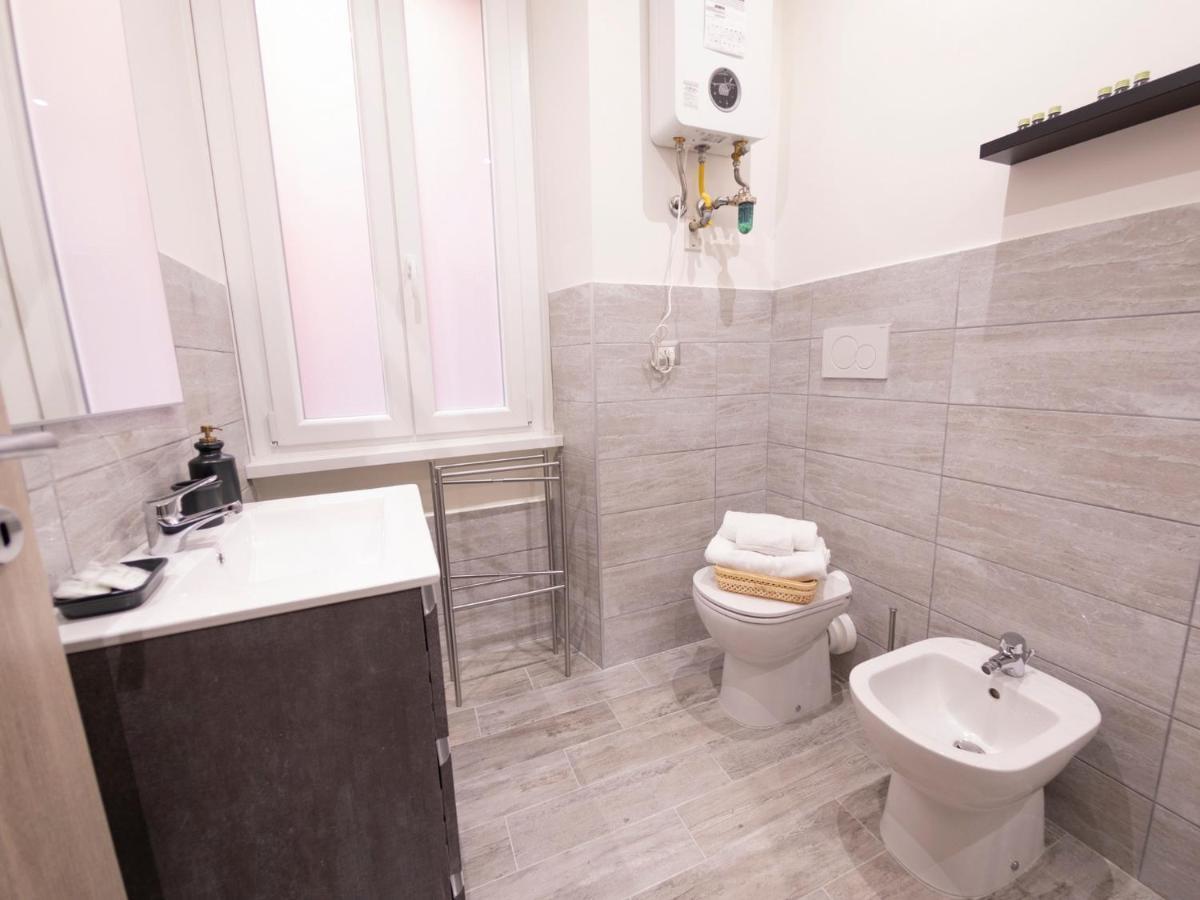 The Rent - Close To Termini Station Roma
