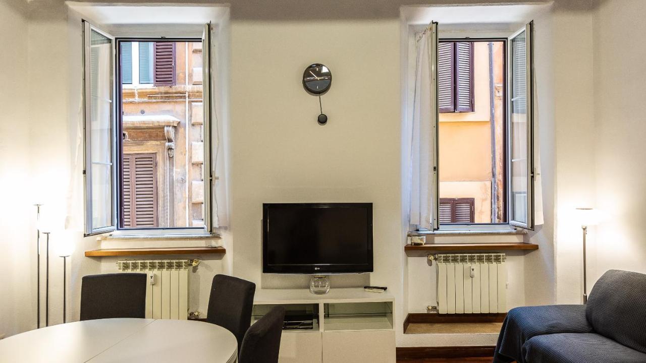 Cartari In Apartment Rom